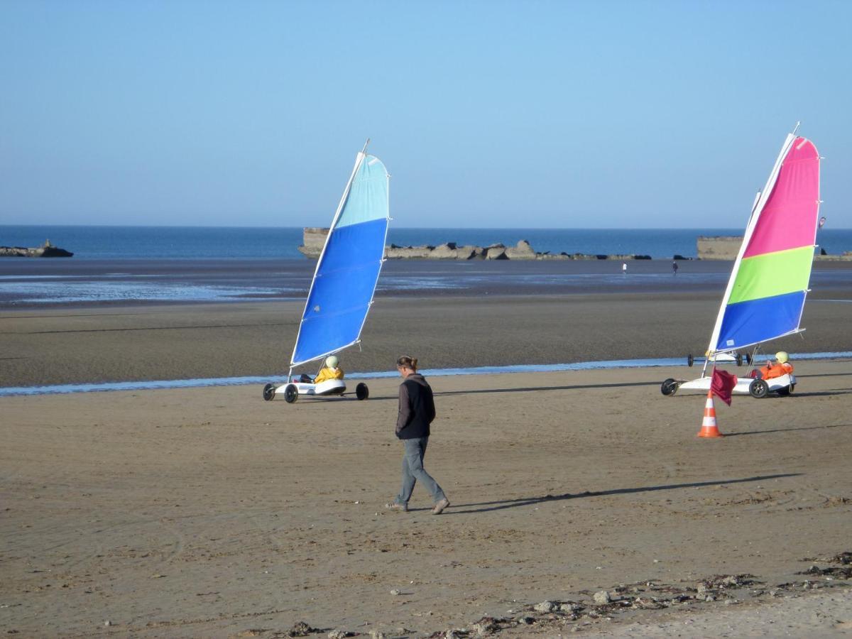 Gites "Plage" Ou "Pieds Dans L'Eau" En Front De Mer A Asnelles , 3Km D'Arromanches, 10Km De Bayeux Eksteriør billede